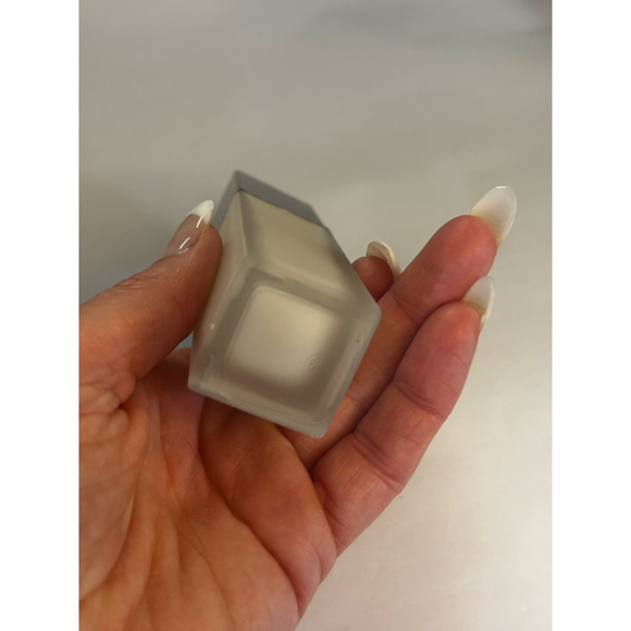 Doucce Cache Creme Satin Foundation - Beige - Picture 5 of 5